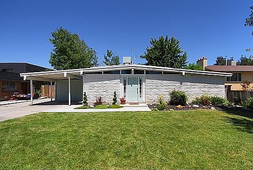 1st image of 781 E Bourdeaux Dr