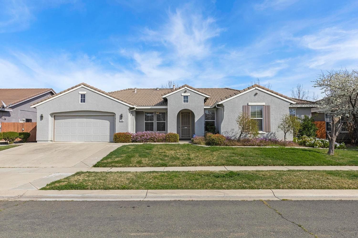 2069 Gold Nugget Dr, Olivehurst, CA 95961 | Zillow