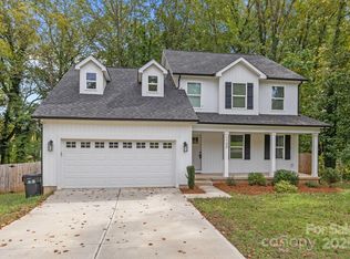 1100 Jenkins Dr, Charlotte, NC 28212