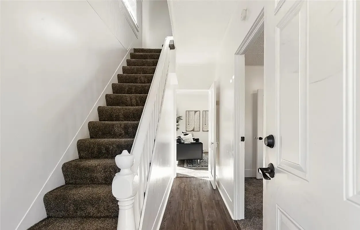 3 bed, 1188 sqft, $3,200 — Photo 1