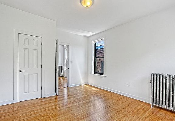 4th image of 146 Fenimore St APT D2