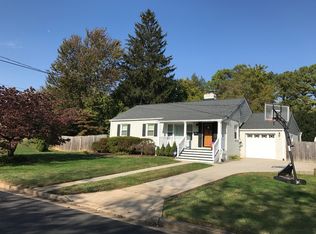 6692 32nd Pl NW, Washington, DC 20015