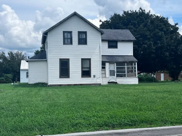 422 N Evergreen St, Onarga, IL 60955