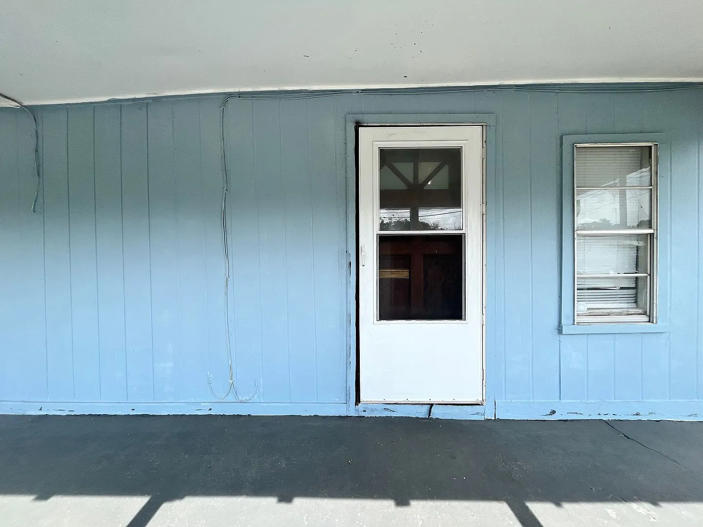 3 Bedroom / 1 Bath Home Near Downtown — Photo 2