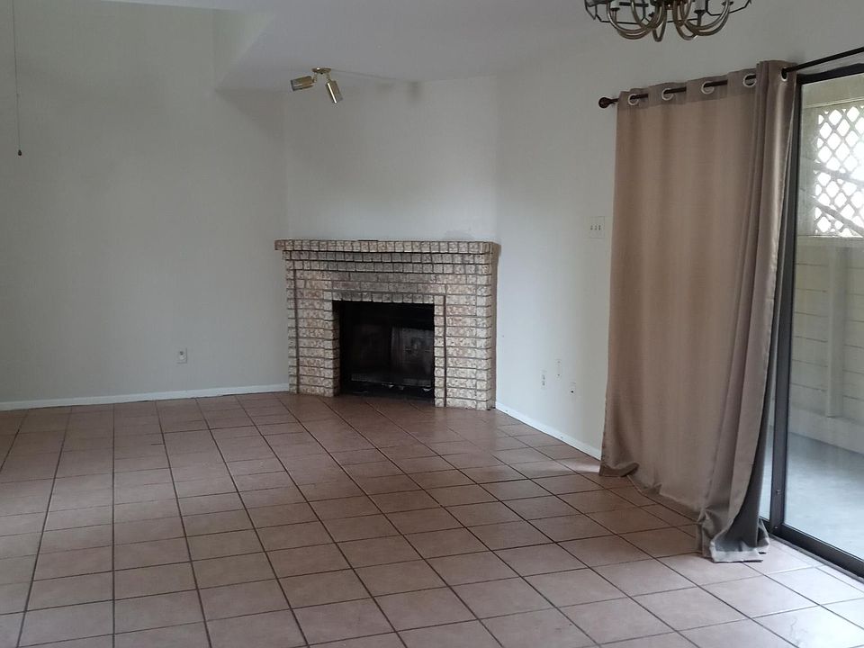1st image of 2313 Capitan Dr APT A