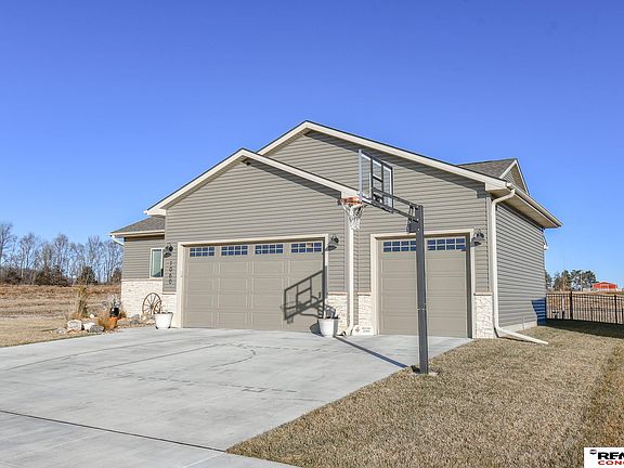 2nd image of 1060 W Panorama Rd