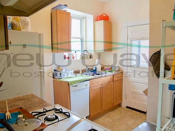 5th image of 71 S Huntington Ave #4