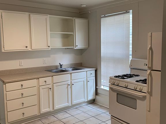 2nd image of 7221 Willow St #B