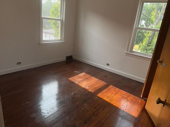 3rd image of 3301 Jackson St #2