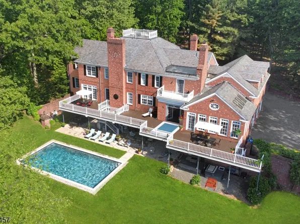 1 Hillview Drive, Tewksbury Twp., NJ 07830