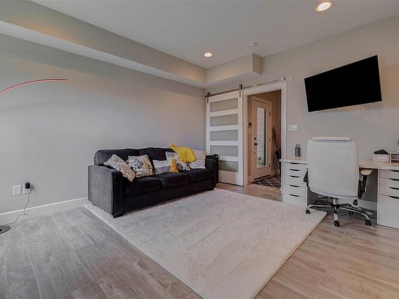 5th image of 3810 Leeland St
