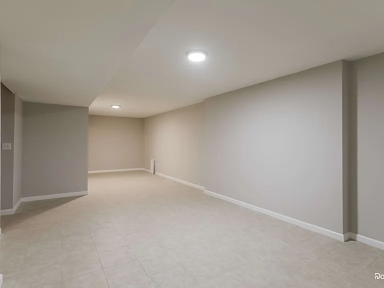 7908 N Lister Ave — Photo 11