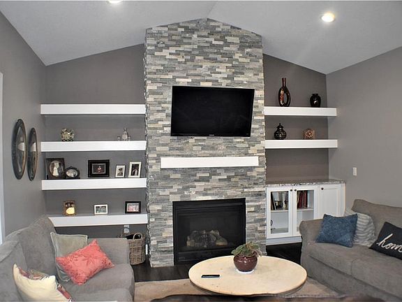 3rd image of 3130 Fieldstone Ct SE