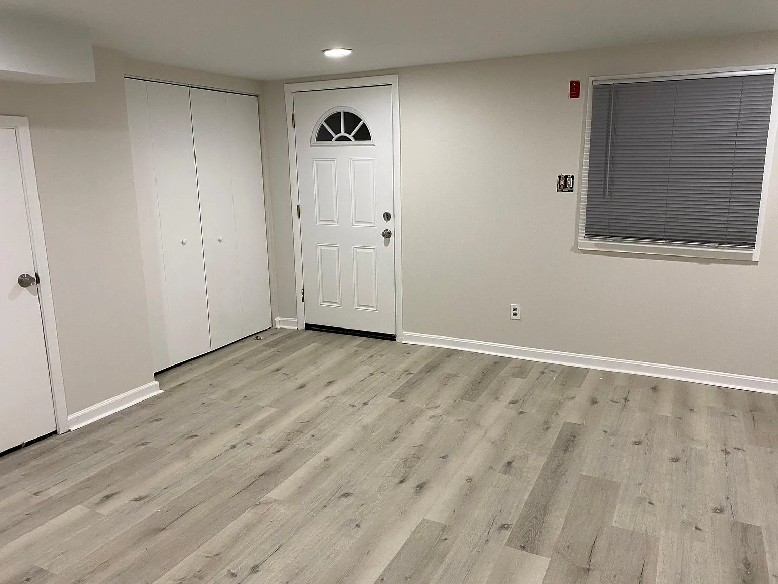563 Pennington Ave — Photo 4