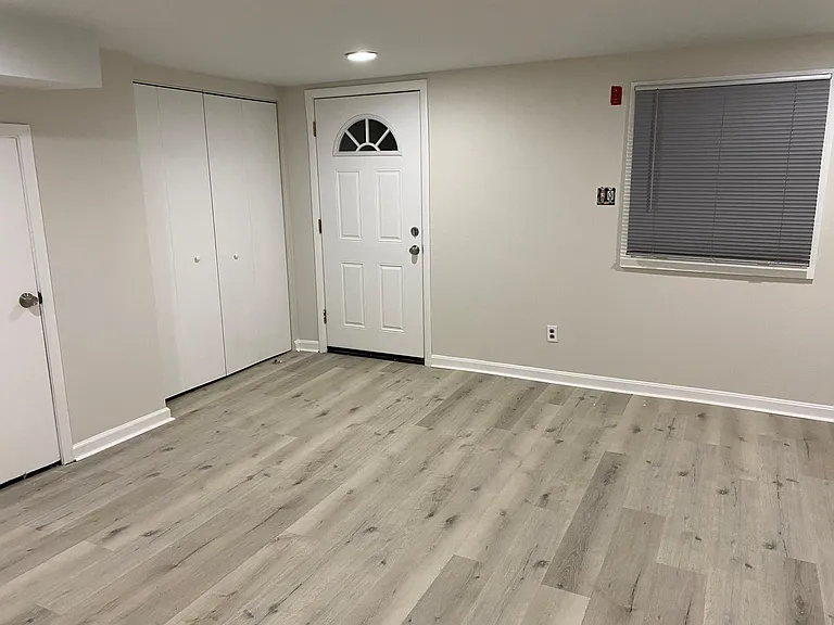 563 Pennington Ave — Photo 4