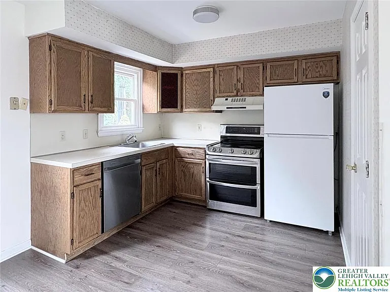 1217 Nelson St — Photo 4