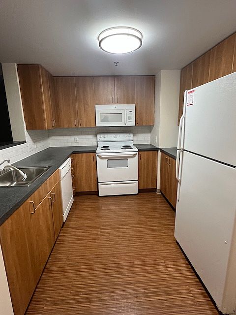 1st image of 170-1025 Brookline Ave #1