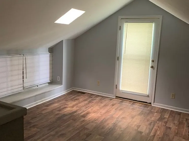 810 Bethesda Rd — Photo 9