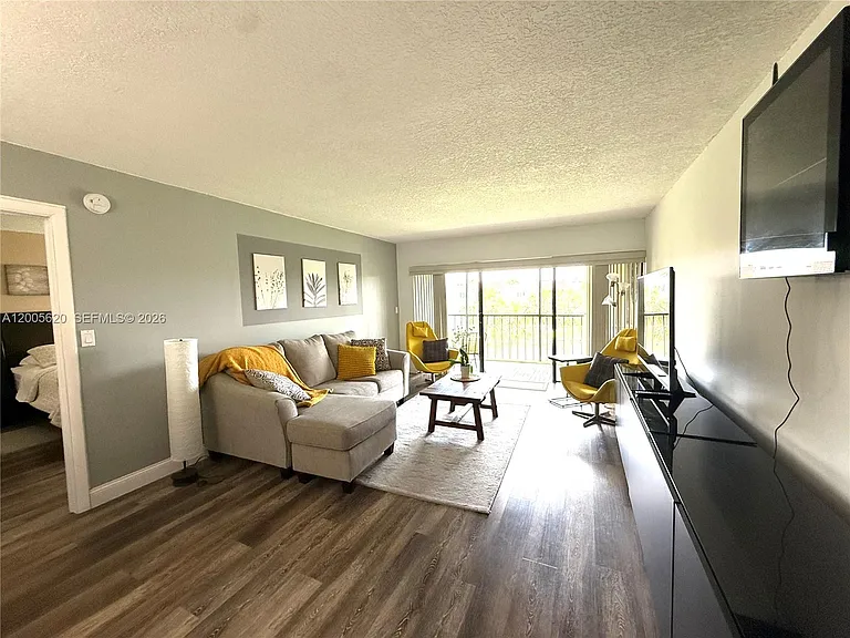 230 Lakeview Dr #307 — Photo 35