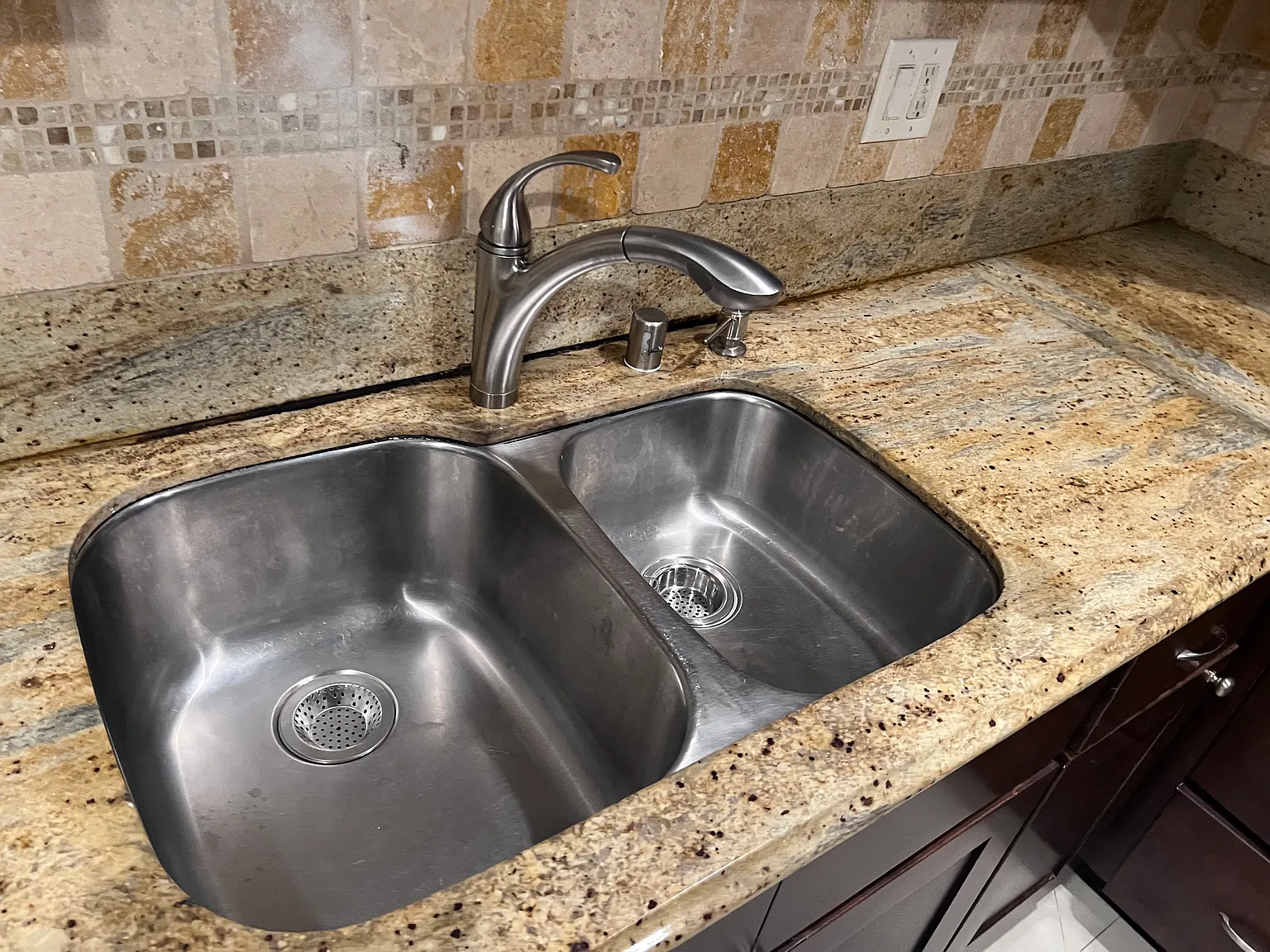 2 bed, 970 sqft, $2,750 — Photo 2
