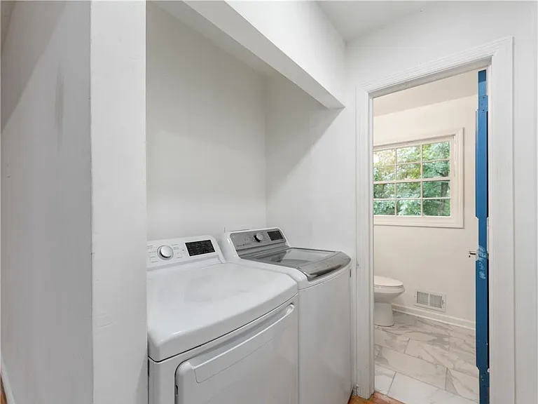 1685 Dunwoody Pl NE #TOP — Photo 8