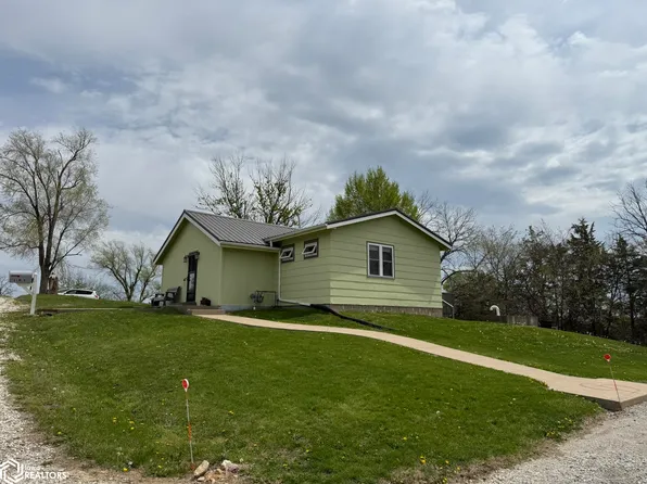 701 NE 8th St, Leon, IA 50144