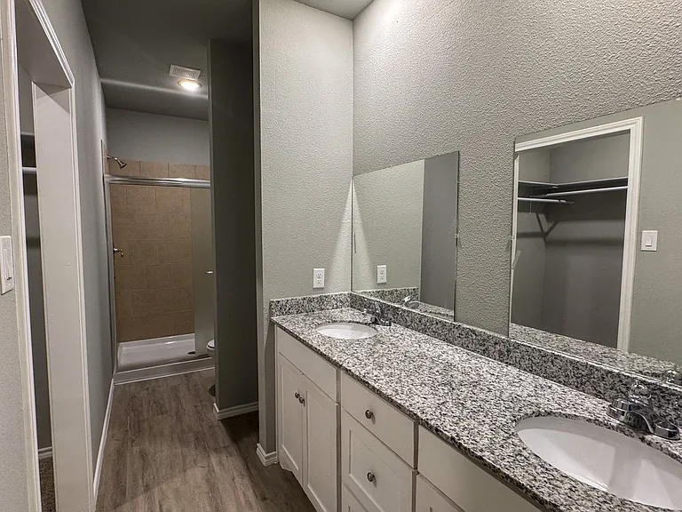 2311 Abilene St — Photo 9