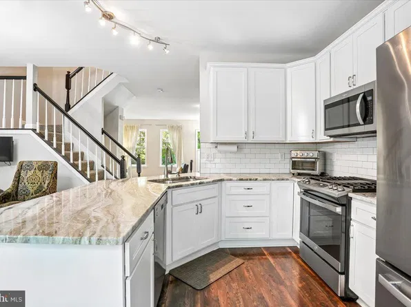 12029 Edgemere Cir, Reston, VA 20190