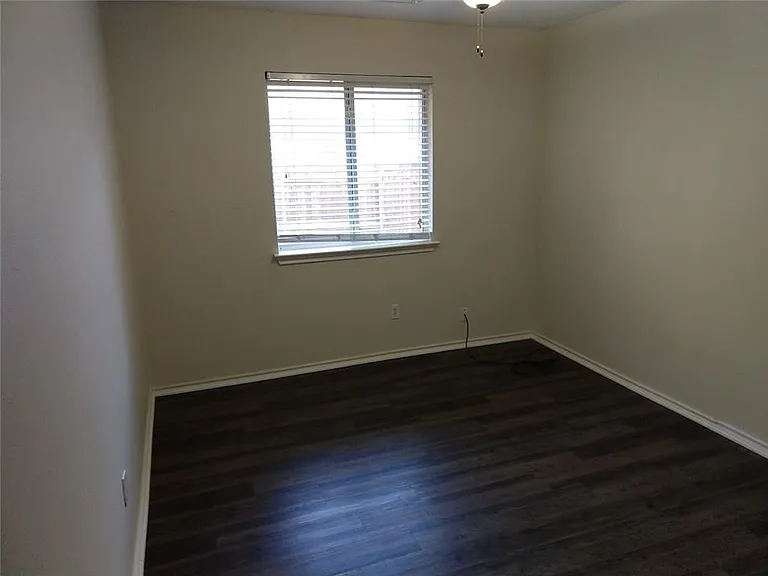 1007 Russwood Cv — Photo 12