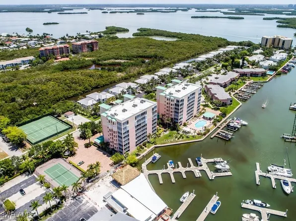 200 Lenell Rd, Fort Myers Beach, FL 33931