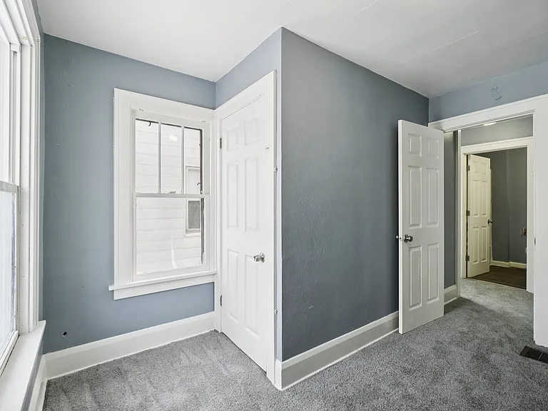 1821 Talbot St — Photo 10