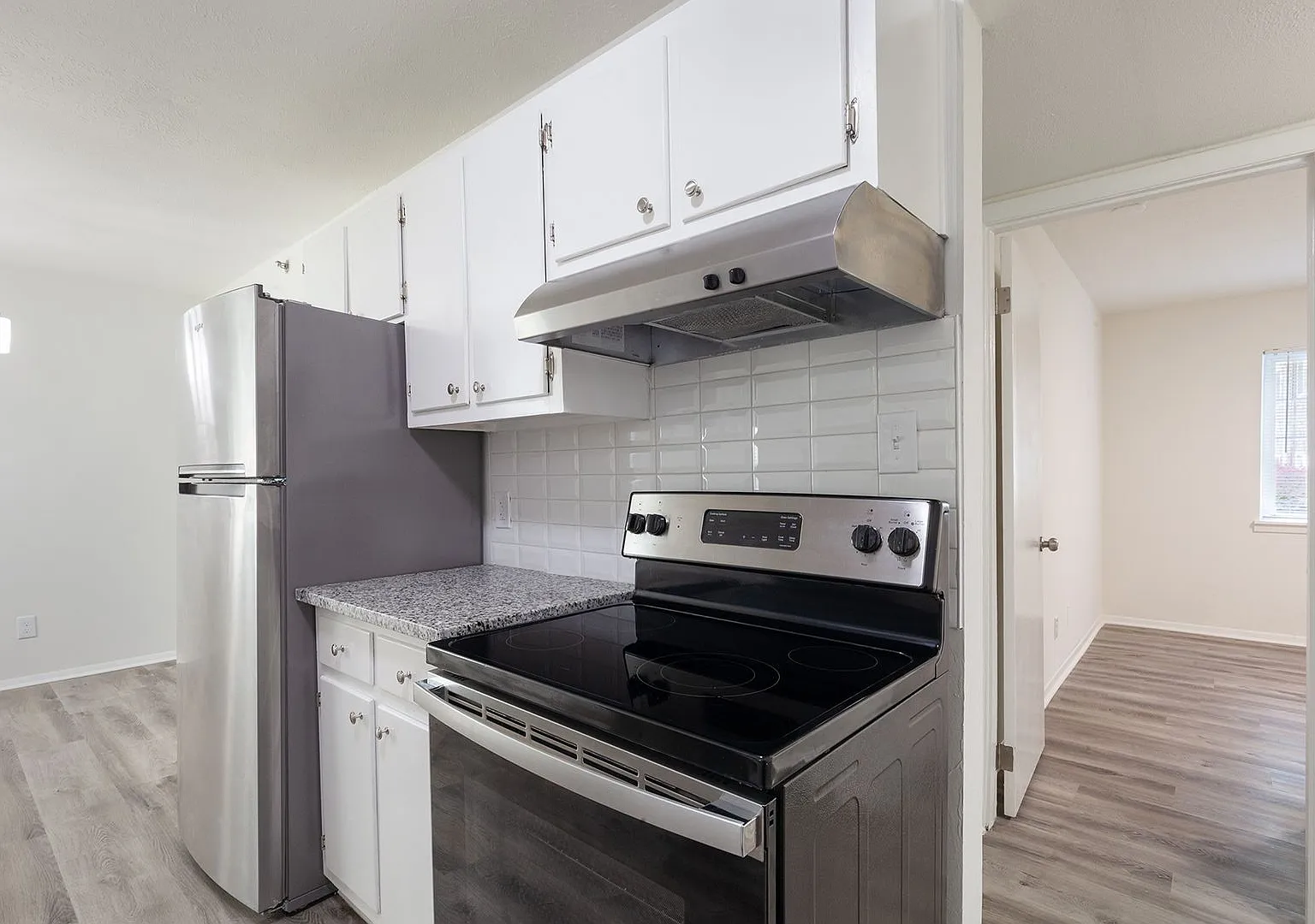 Beautiful, Fully Renovated 1bd/1ba Unit w/ Rear Deck in Ideal Smyrna Location! — Photo 1