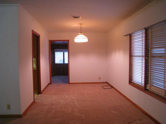 4th image of 1017 Coral Pl