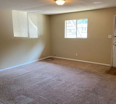 5th image of 100 Lankford Cir APT C1