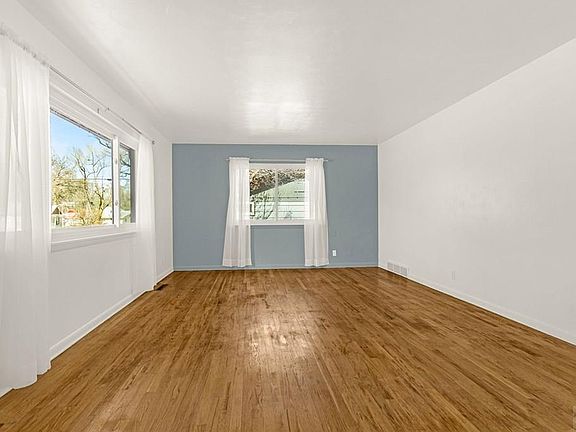 5th image of 802 S 2nd St