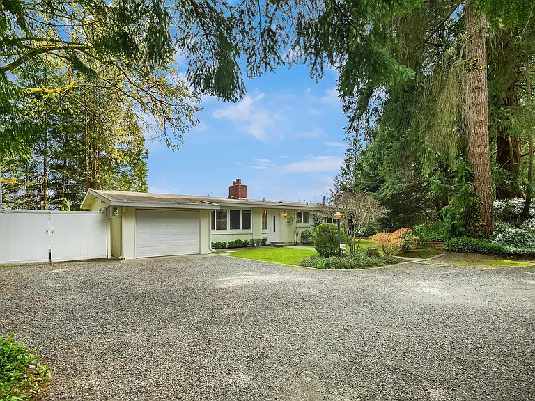 1848 W Lake Sammamish Pkwy SE — Photo 2