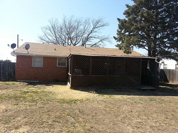 2nd image of 1700 Beech Ln
