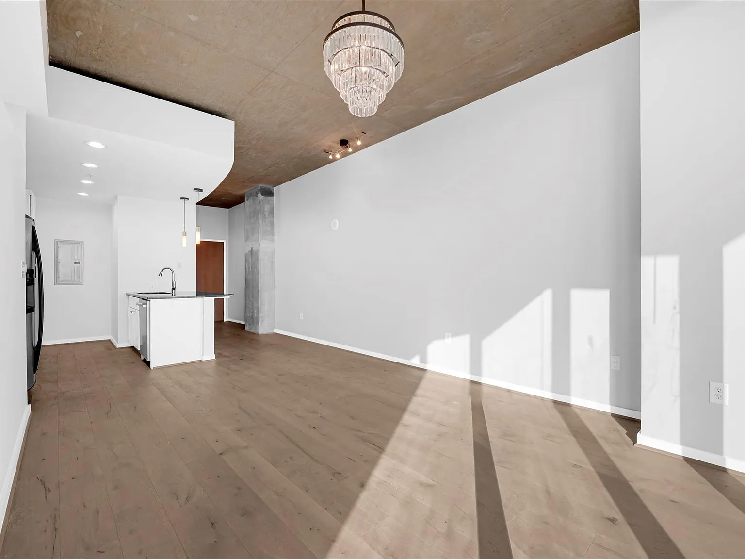 1 bed, 1.5 bath, 850 sqft, $2,295 — Photo 2