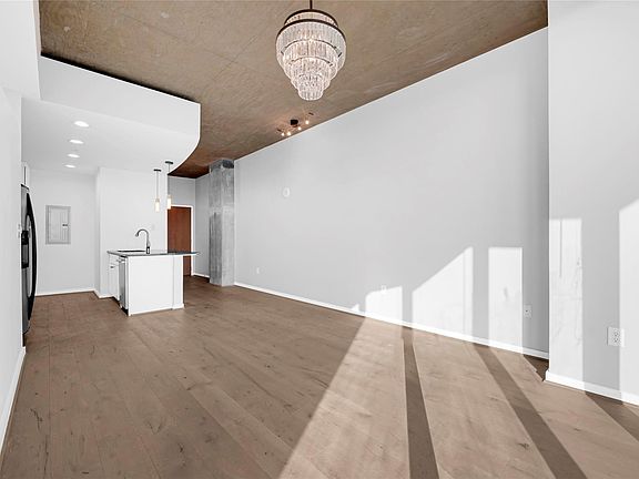2nd image of 5925 Almeda Rd Unit 10815