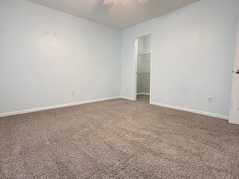 240 Regent Sq — Photo 62
