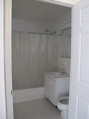 Rented by 18 REALTY | media 6