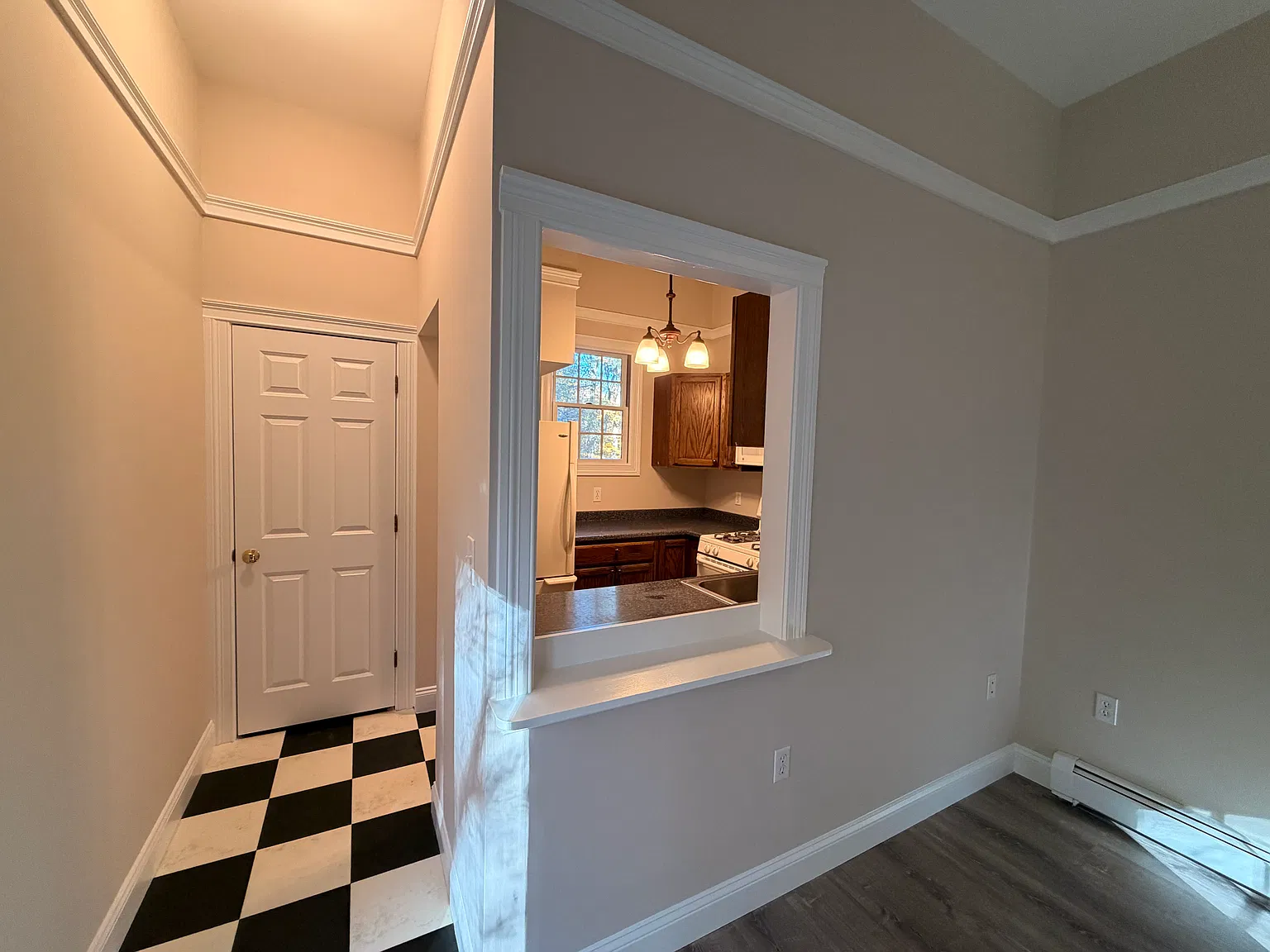 Studio, 552 sqft, $2,200 — Photo 3
