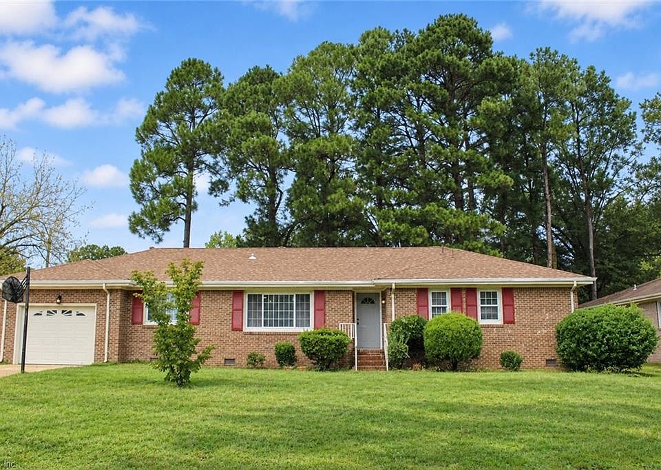 1st image of 404 Redbrick Dr