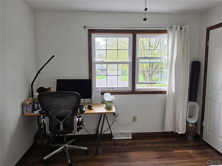 96 Charing Rd — Photo 23