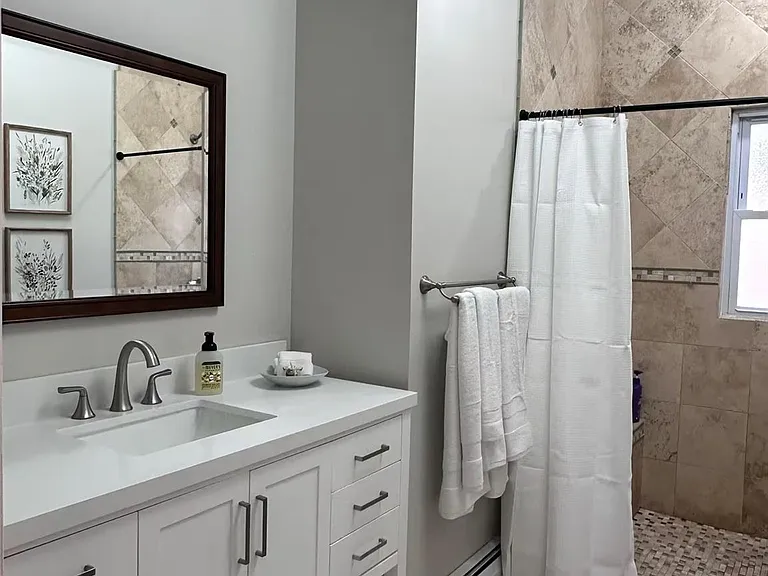 322 E Beech St — Photo 12