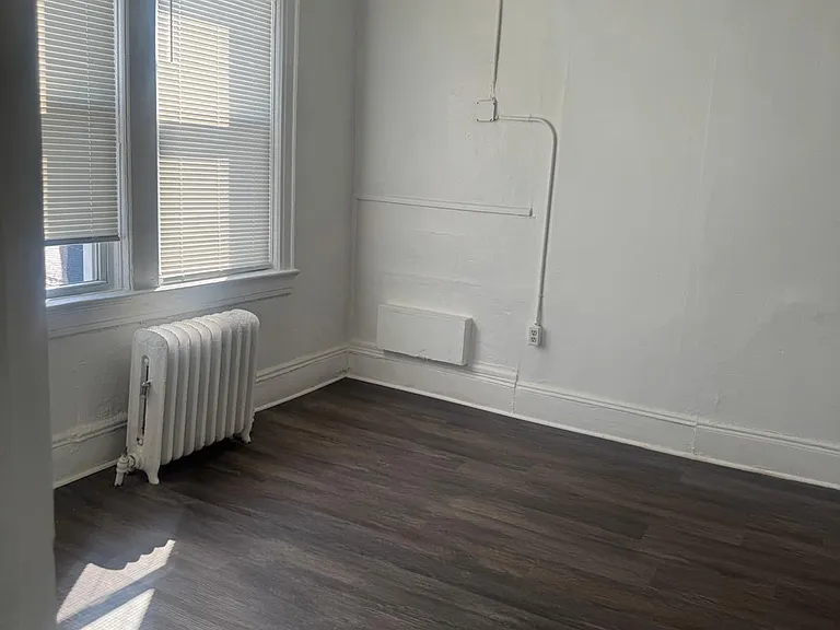 87 Pequonnock St #2 — Photo 4