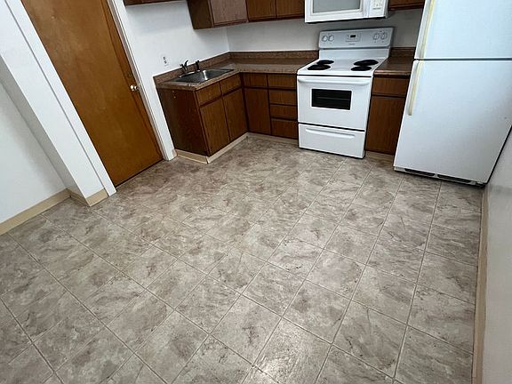 2nd image of 549 Fell St APT 8