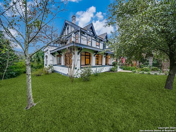 3rd image of 144 ARGYLE AVE