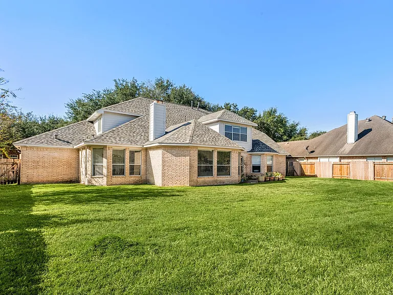 14910 Lake Woodbridge Ct — Photo 48