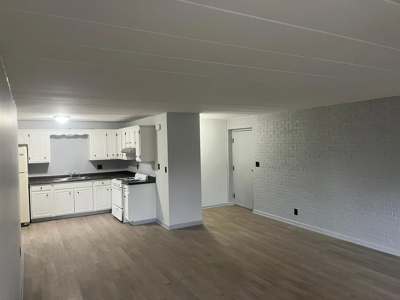 750 Halsted Rd — Photo 3